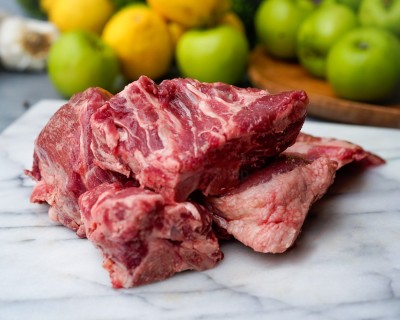 Свинина на кости охлаждённая 1 кг - купить в Трускляе